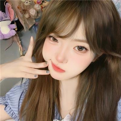 穿黄靴子的女孩 海报